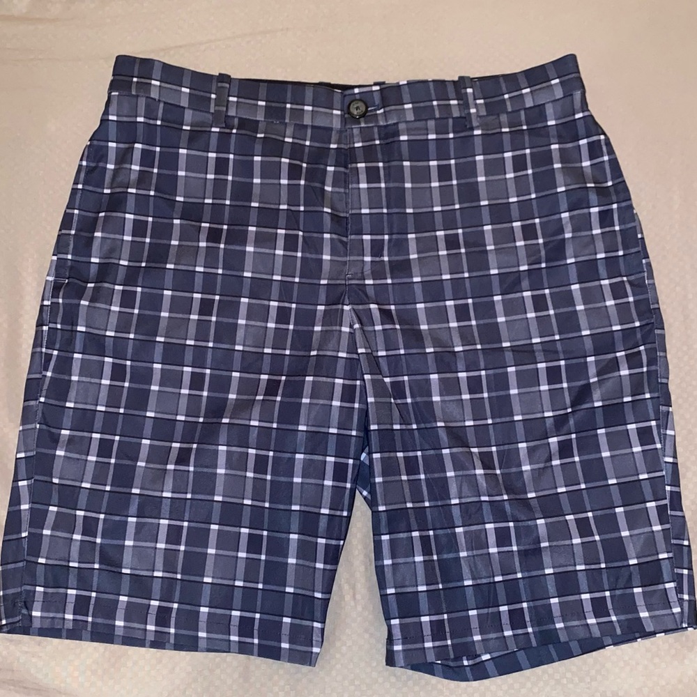 :::NWT:::Mens Nike dri-fit golf shorts size 34